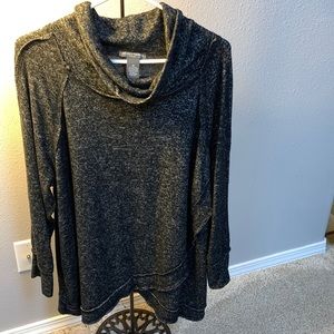 Chelsea & Theodore long sleeve tunic